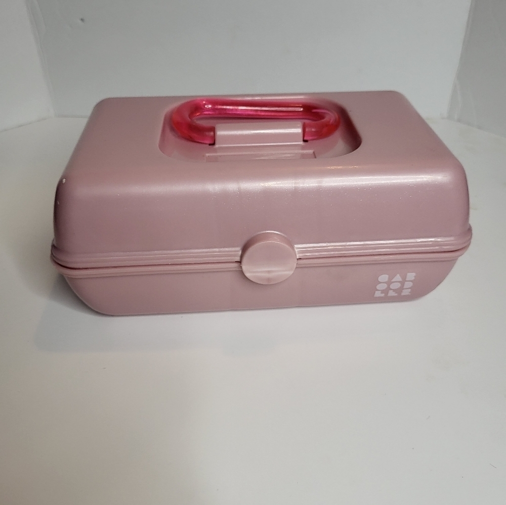 Mini caboodles train case